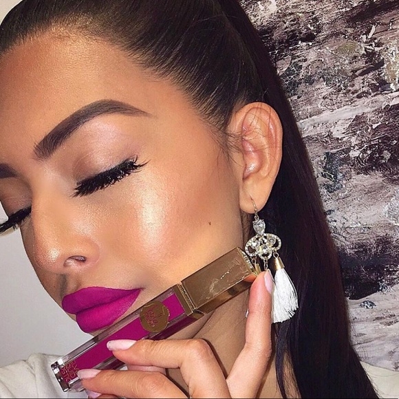 FOMO Matte Velvet Liquid Lipstick by Hola Neon - Picture 1 of 7